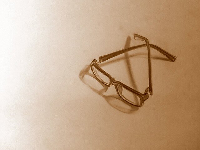 上传一组初中14岁时候画的彩铅吧。还有几张彩色圆珠笔，都是初中的。