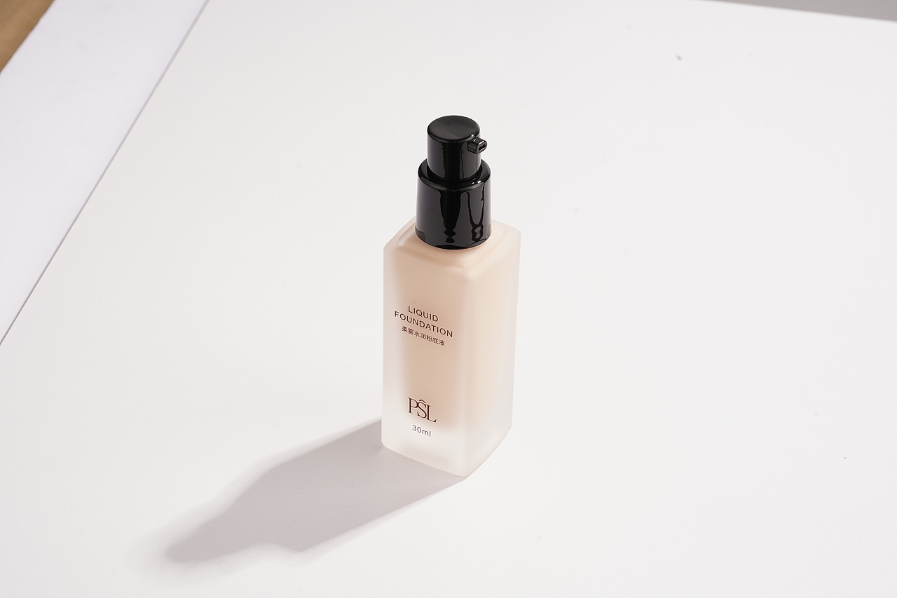 粉底液摄影后期（图ZMTcwOTg2OTMy） - 产品摄影 - 站酷设计师阿民i原创素材 - 站酷ZCOOL