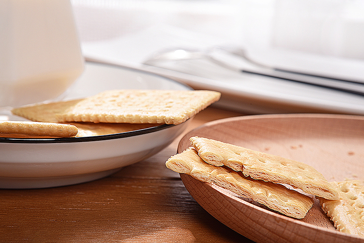 江东猴菇饼干零食小场景静物产品拍摄摄影