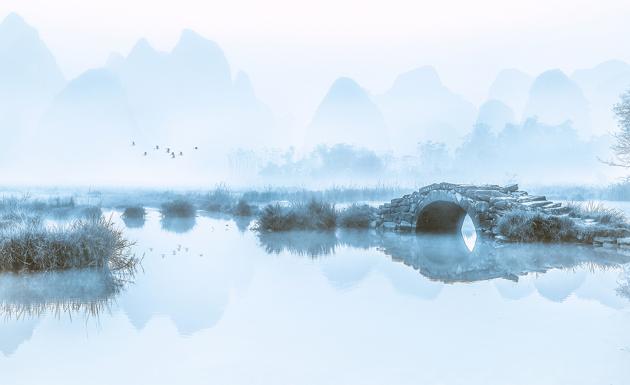 33 《烟雨古桥》 摄于：桂林