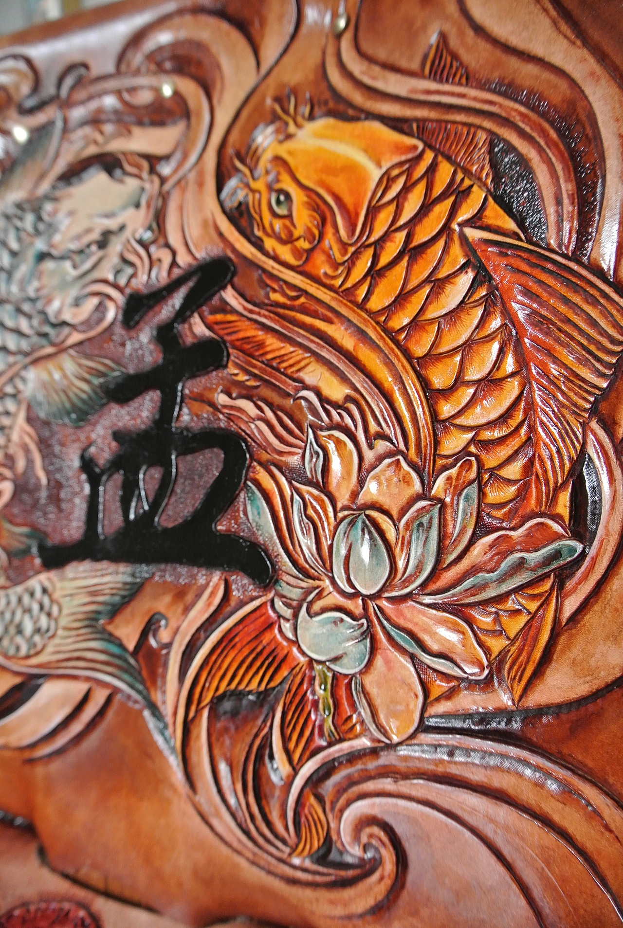 个自己的专用座~~手工皮雕座椅（图ZMjc3MTQ5NzI=） - 工艺品设计 - 站酷设计师孟璐璐V原创素材 - 站酷ZCOOL