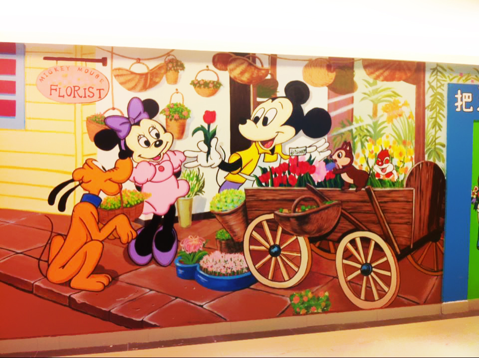米老鼠墙体彩绘手绘壁画幼儿园彩绘儿童卡通背景墙绘