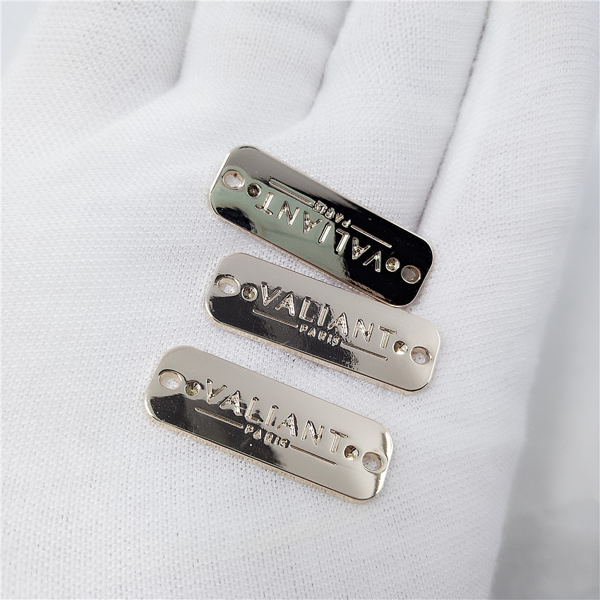 无锁火车头锁头礼盒小铁条装饰物定制扣具辅料压铸标牌（图ZMzU1NTU5NTcy） - 首饰设计 - 站酷设计师豪兴工艺原创素材 - 站酷ZCOOL