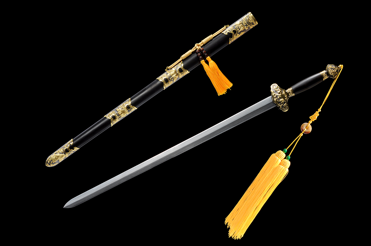 将十二生肖的设计理念融入到龙泉宝剑的设计之中,剑柄剑鞘皆是十二