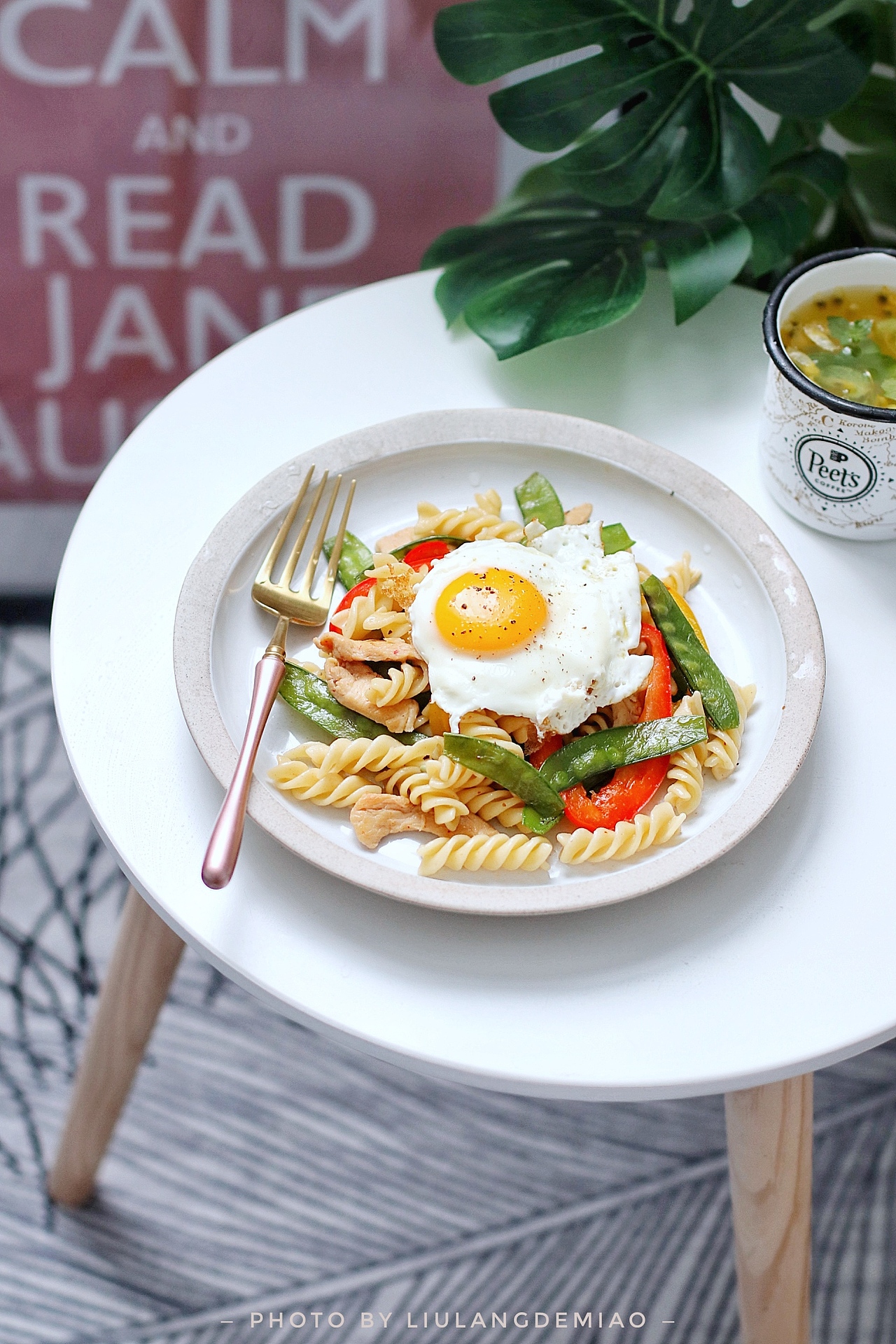 鸡肉彩蔬螺旋意面，开启明亮一天～（图ZMTIxNzkwMDE2） - 产品摄影 - 站酷设计师流浪的喵喵酱原创素材 - 站酷ZCOOL