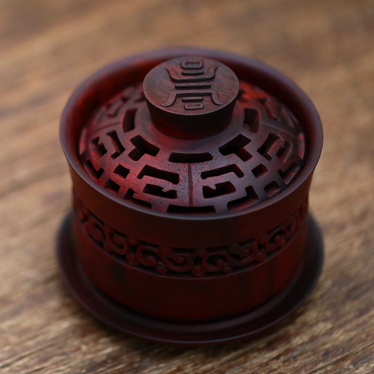 血檀镂空雕刻盖碗型香薰盒