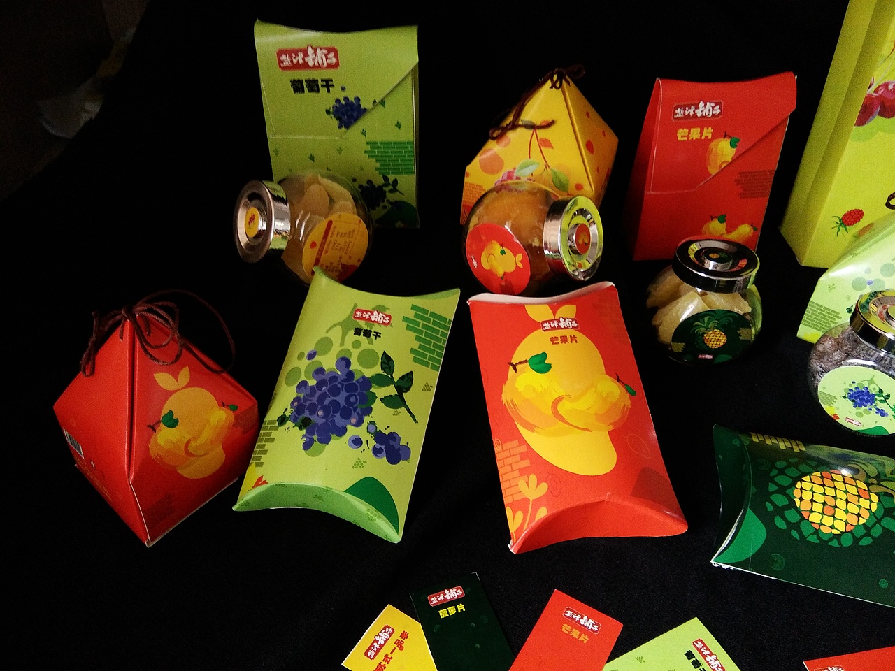 课堂包装设计盐津铺子果脯包装设计（图ZMTE0NzQ1MzQ0） - 包装 - 站酷设计师亲爱的小蜡笔原创素材 - 站酷ZCOOL