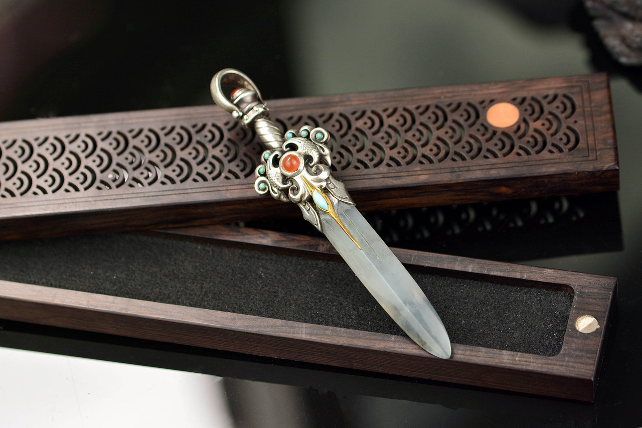 设计师作品|翡翠莫邪剑（图ZMjU0ODYzMjA0） - 首饰设计 - 站酷设计师天使原创珠宝设计原创素材 - 站酷ZCOOL