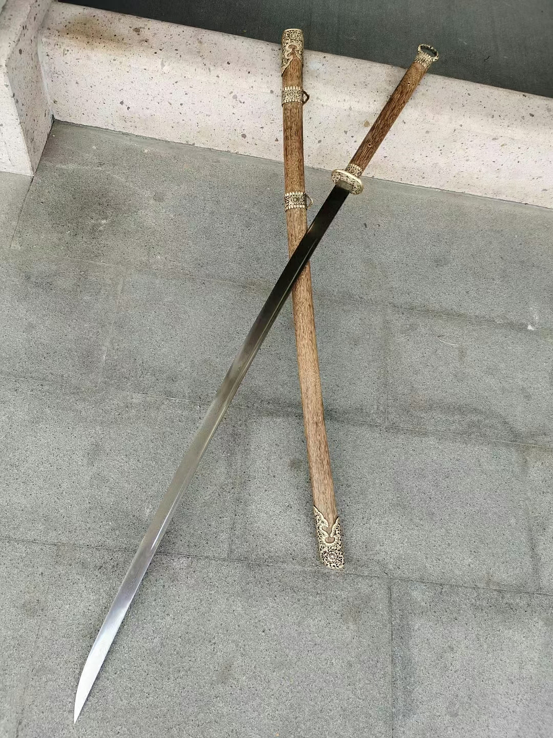 加特长全长168厘米铜装菊唐草环首苗刀