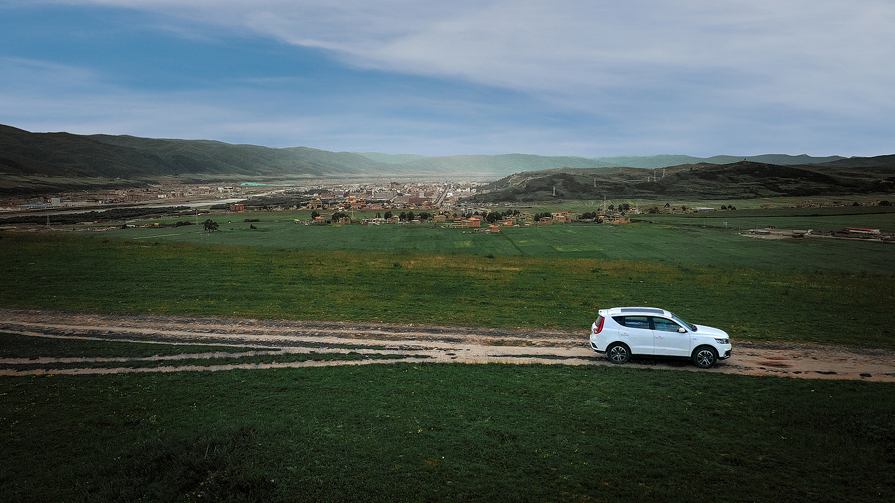 汽车修图航拍汽车风景