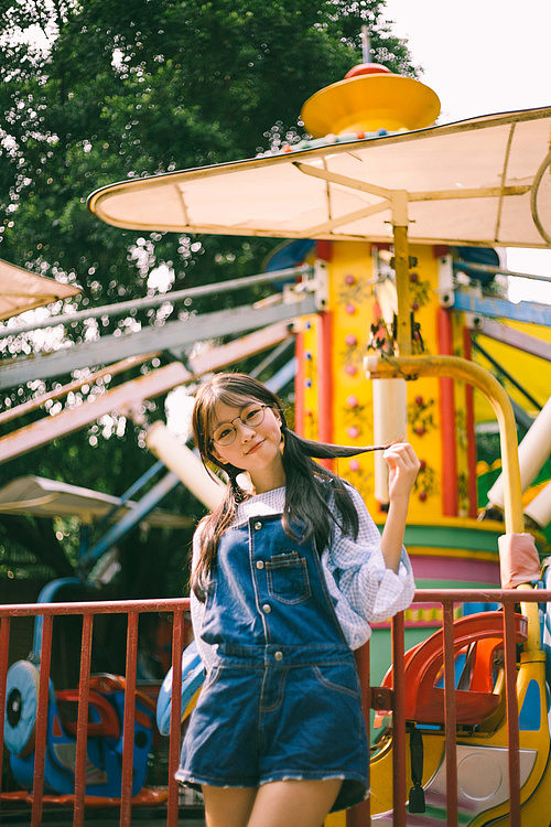 Meng sister to bring you