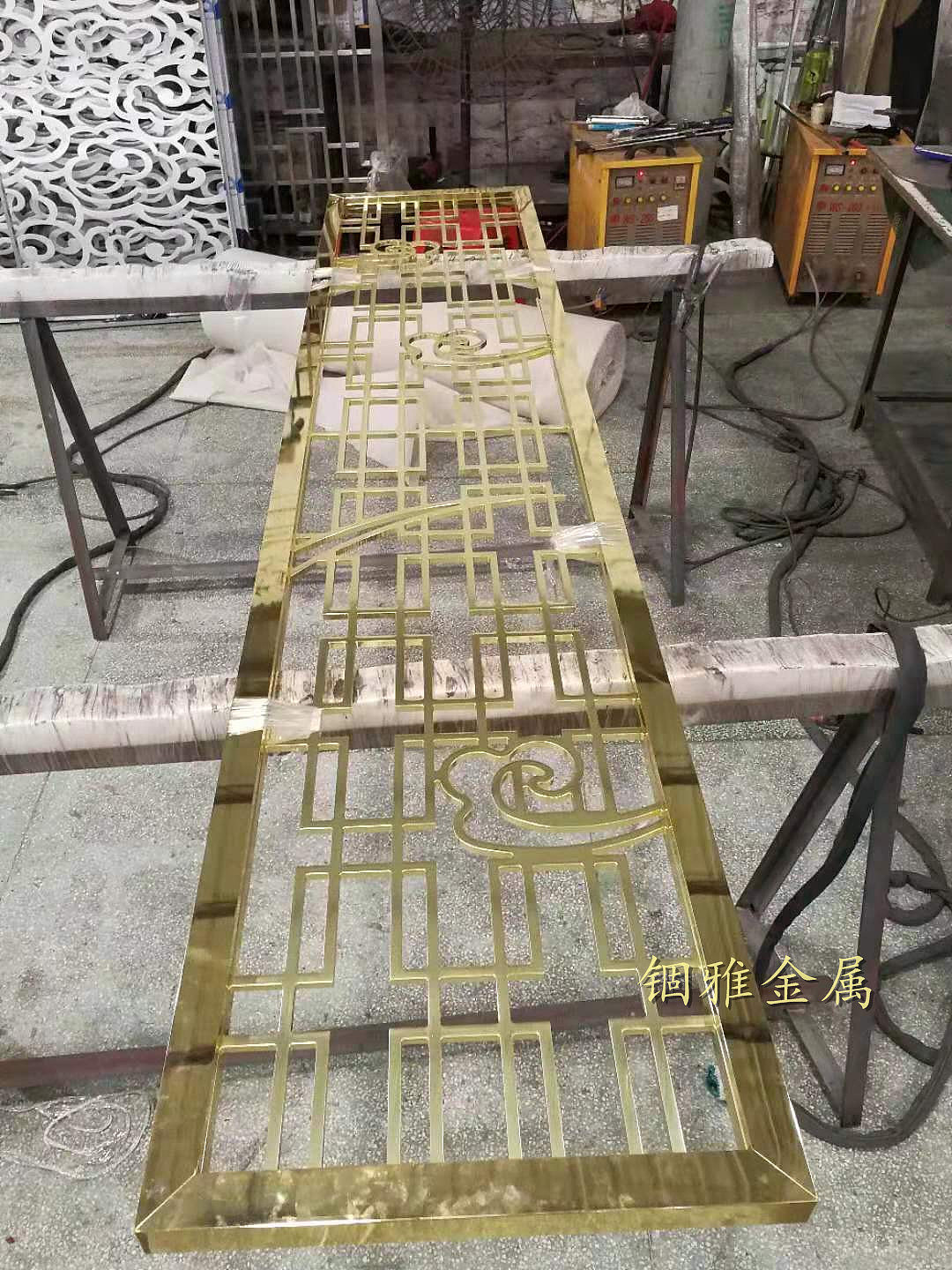 新兴轻奢欧式K金不锈钢屏风隔断