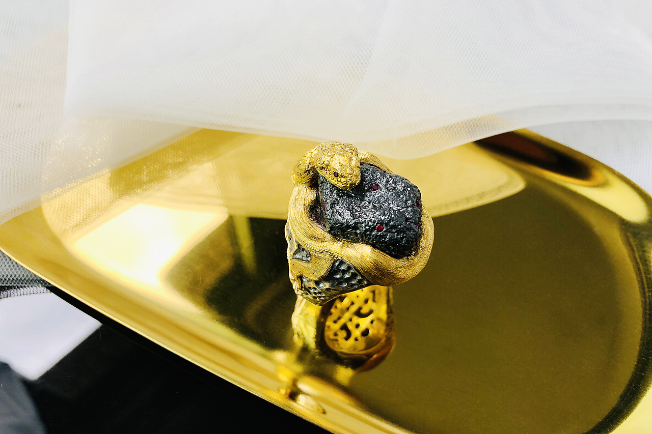 设计师作品|足金蛇戒指陨石（图ZMjU2NjE4MDIw） - 首饰设计 - 站酷设计师天使原创珠宝设计原创素材 - 站酷ZCOOL