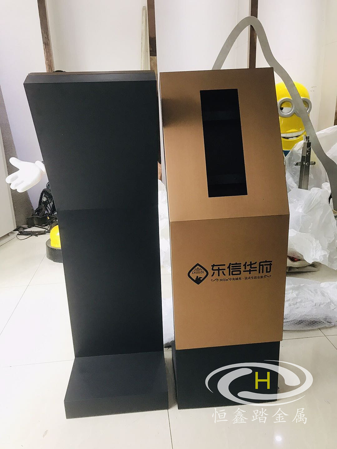 地产小区门口可视对讲工作台 公司门口刷脸门禁机机座