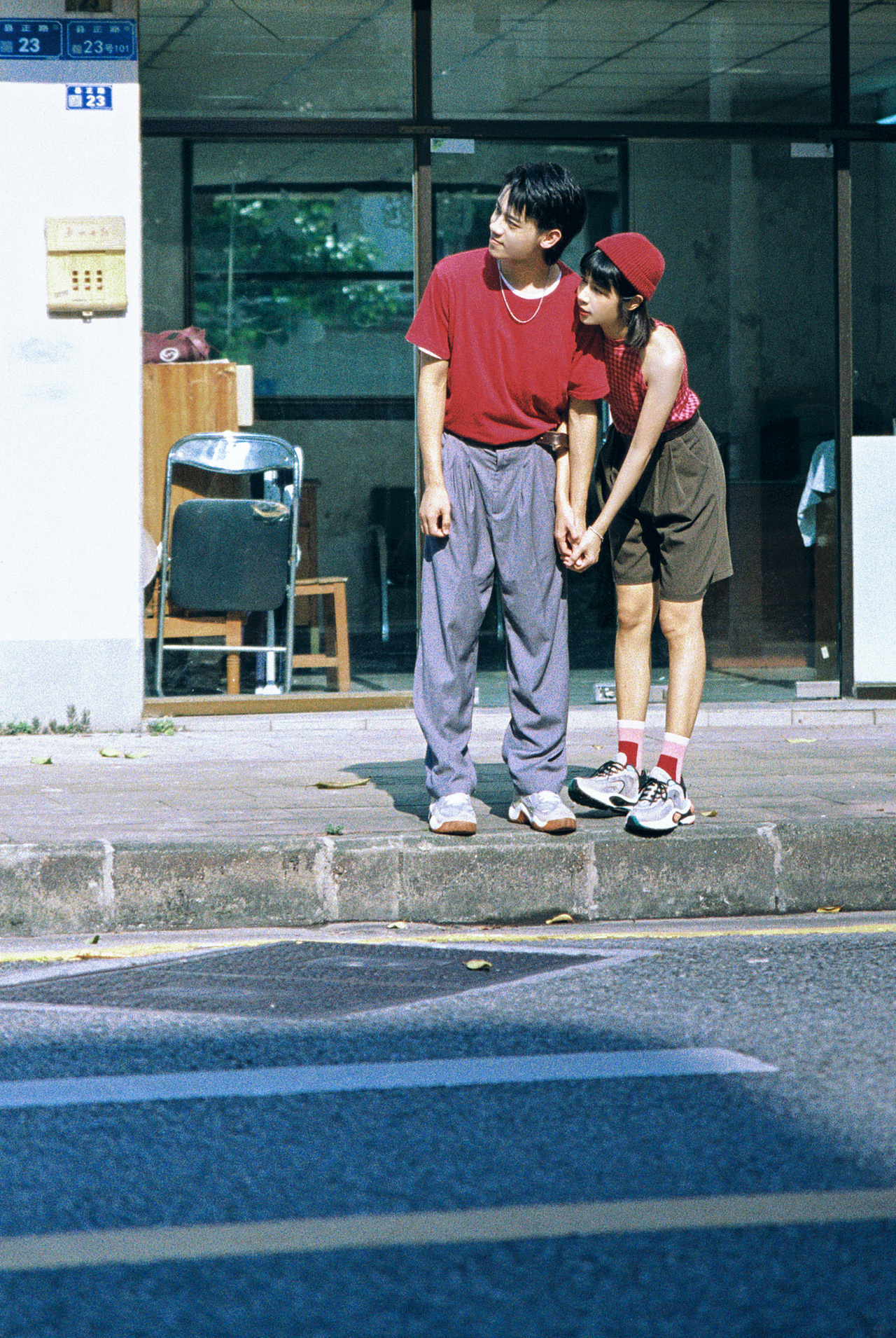 想在每个日落时分拥抱你