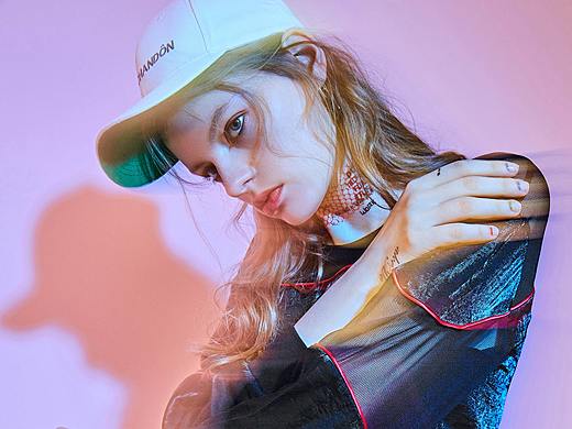 SUNDAY  STUDIO ·尚帝摄影 she’s × 尚帝视觉