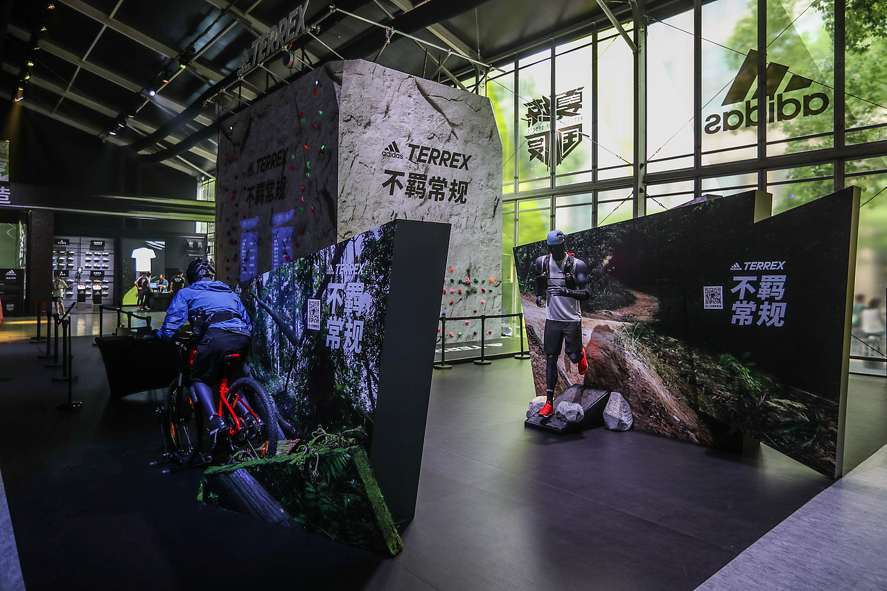 adidas - 夏练国度 REPUBLIC OF SPORTS（图ZMjc5NDczMTky） - 宣传物料 - 站酷设计师AI驯化师原创素材 - 站酷ZCOOL