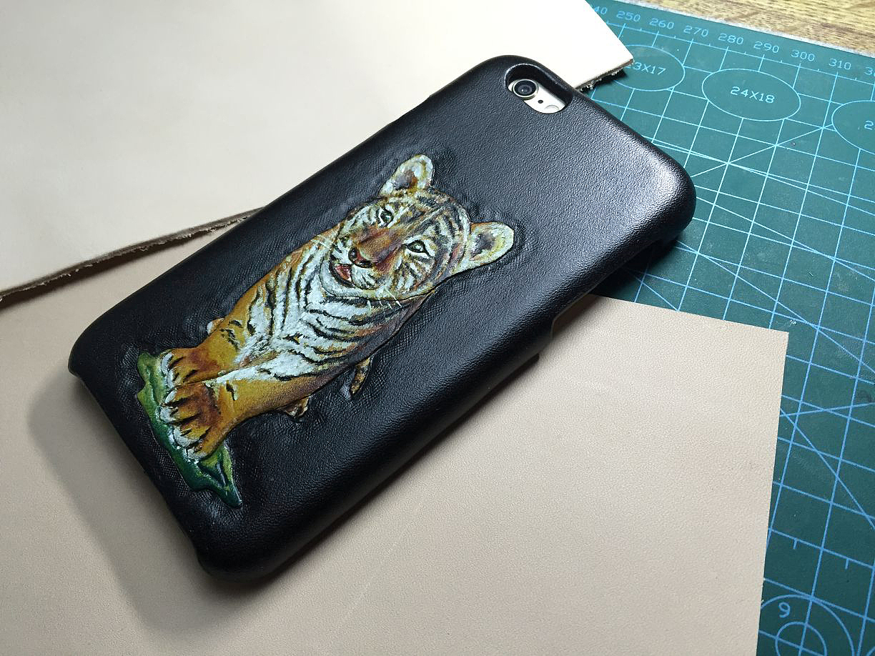 小小虎纯手工手机壳 皮雕