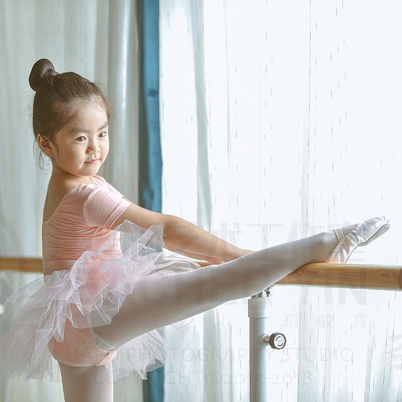 尹夢瑤尹老師藝術(shù)工作室學(xué)員大照（圖ZODU5MjM4NjA=） - 人像攝影 - 站酷設(shè)計師尹老師原創(chuàng)素材 - 站酷ZCOOL