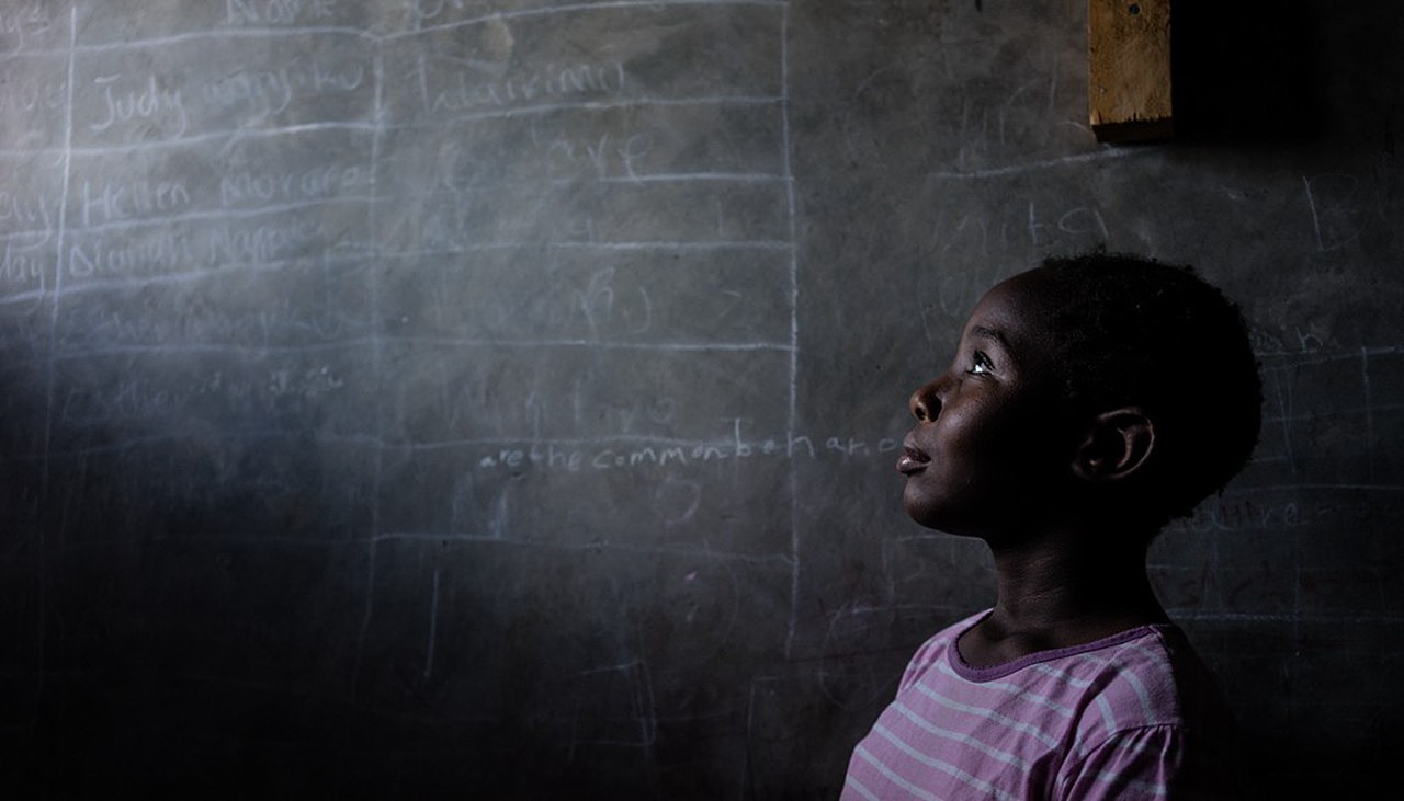 你去不了外面的世界,我把世界带给你