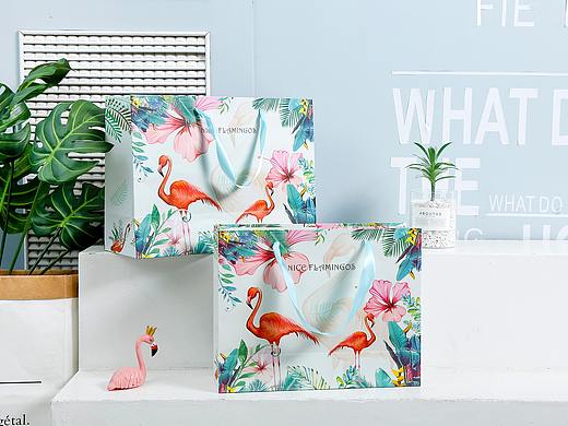 礼品袋子（个人主页-ZMzAyODAyNzI=） - 产品摄影 - 站酷设计师飛人类原创素材 - 站酷ZCOOL