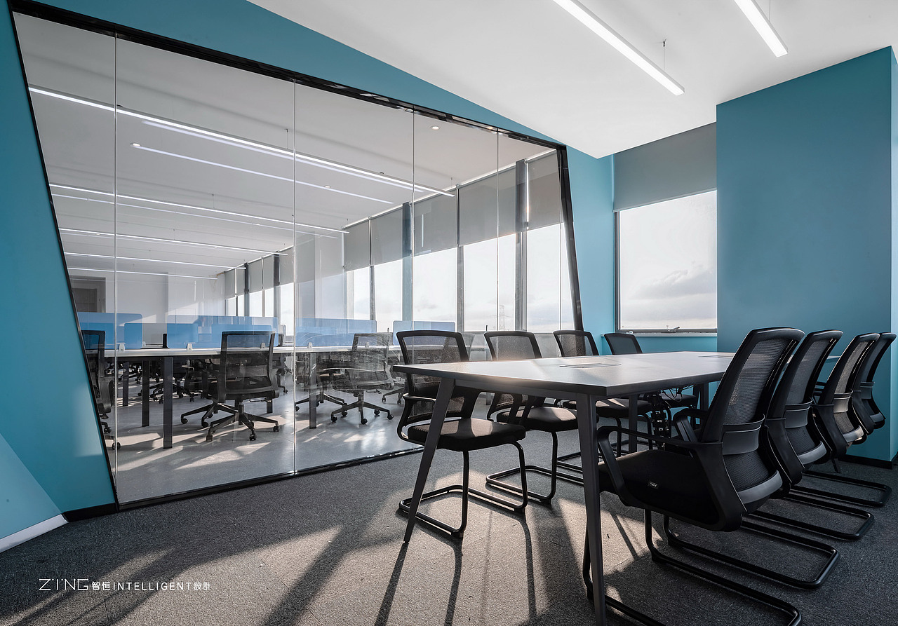 围合的空间创造偶遇与快速协作,格子空间以便集中精力,促发深度思考