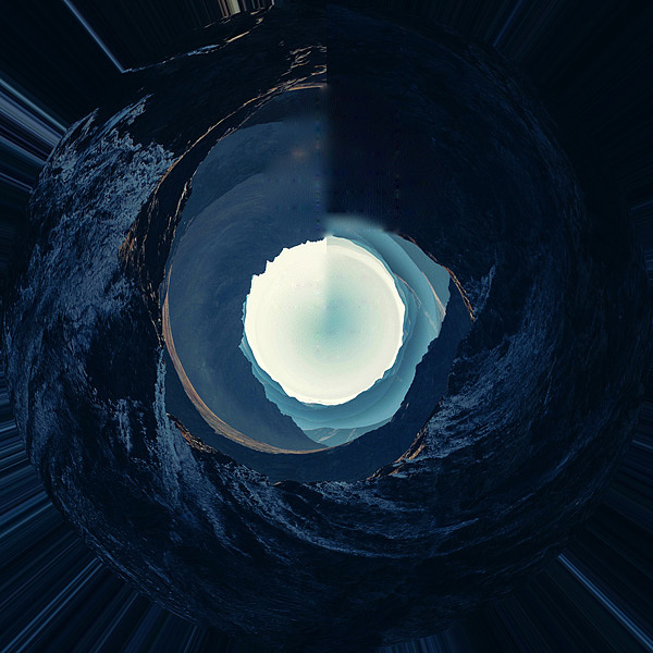 记得一定要是正方形,在滤镜-扭曲-极坐标。