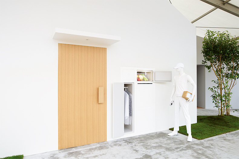 在此设计中,房屋正门的旁边设有与快递结合的储存箱,功能上分为冷藏冷冻室、药物箱、待洗衣服放置箱等,其中还配有衣架以及悬挂衣服所需的足够空间,避免存放的衣服出现褶皱。