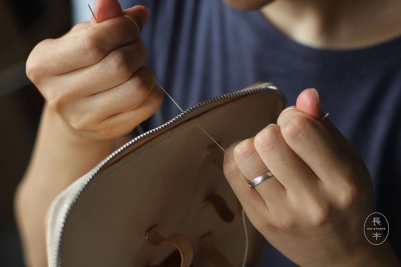手工皮具 皮雕 布朗熊 首饰包 手拿包