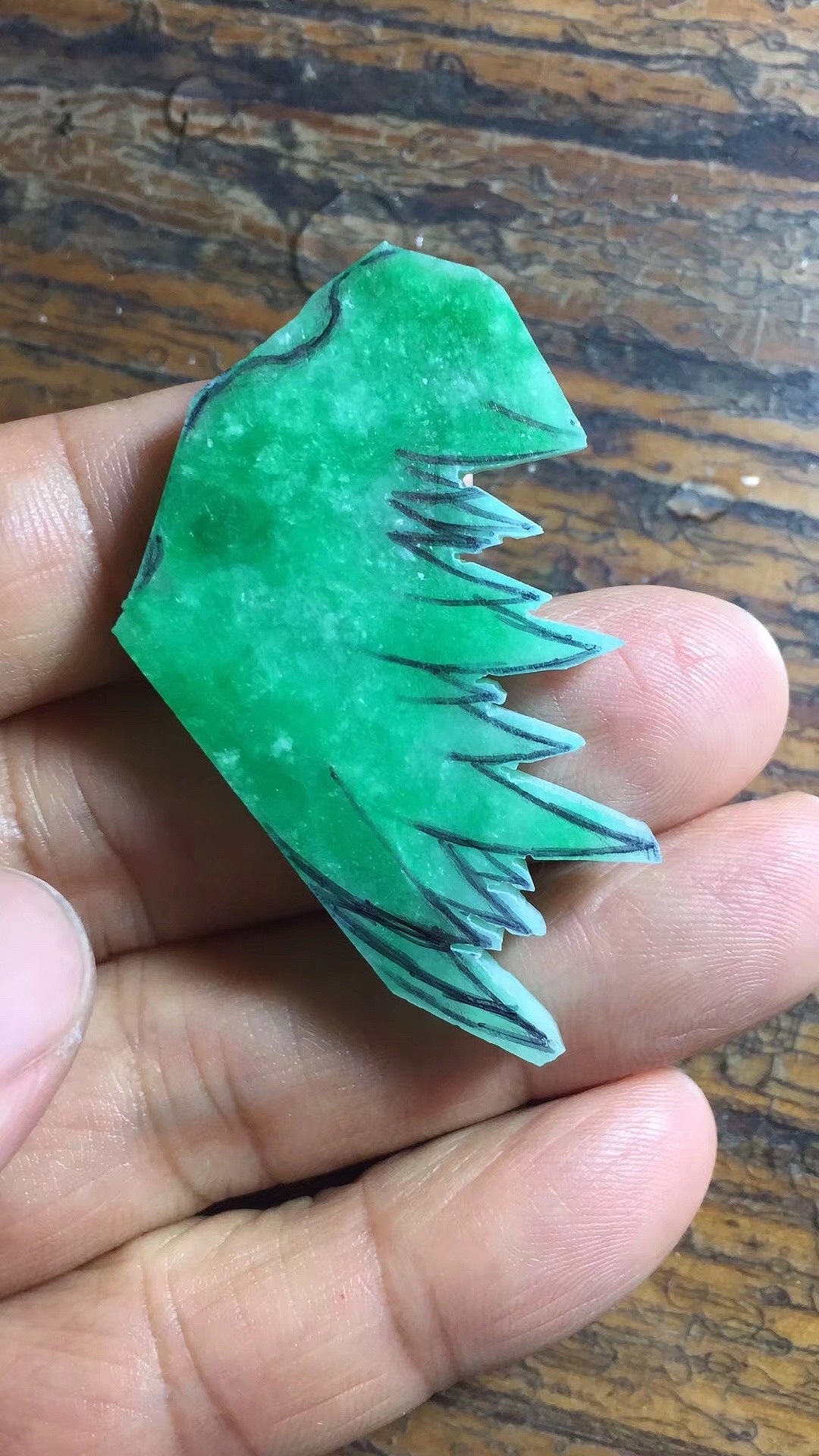 翡翠18k金镶嵌“精灵”（图ZMjQ0NzE0NTM2） - 工艺品设计 - 站酷设计师老贤玉翡翠视觉艺原创素材 - 站酷ZCOOL