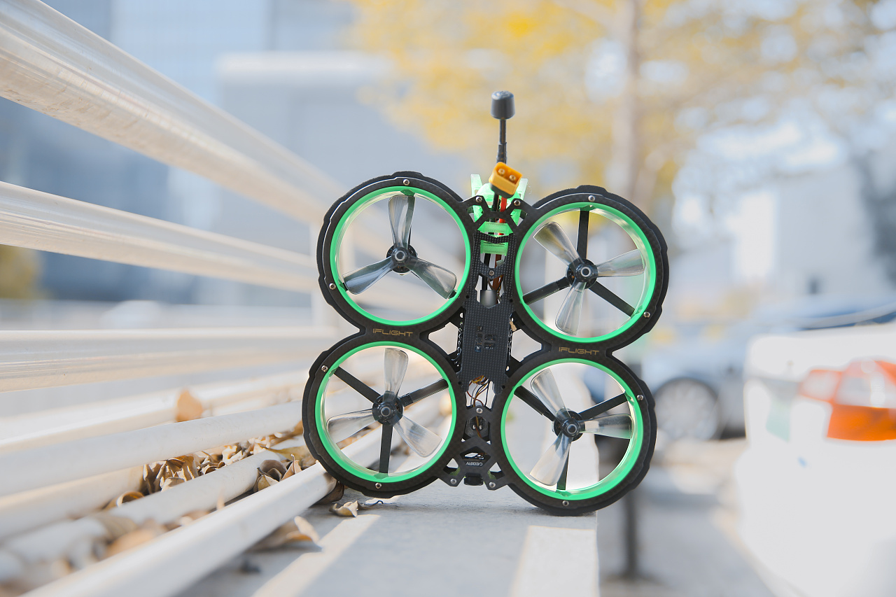 fpv穿越机外景拍摄