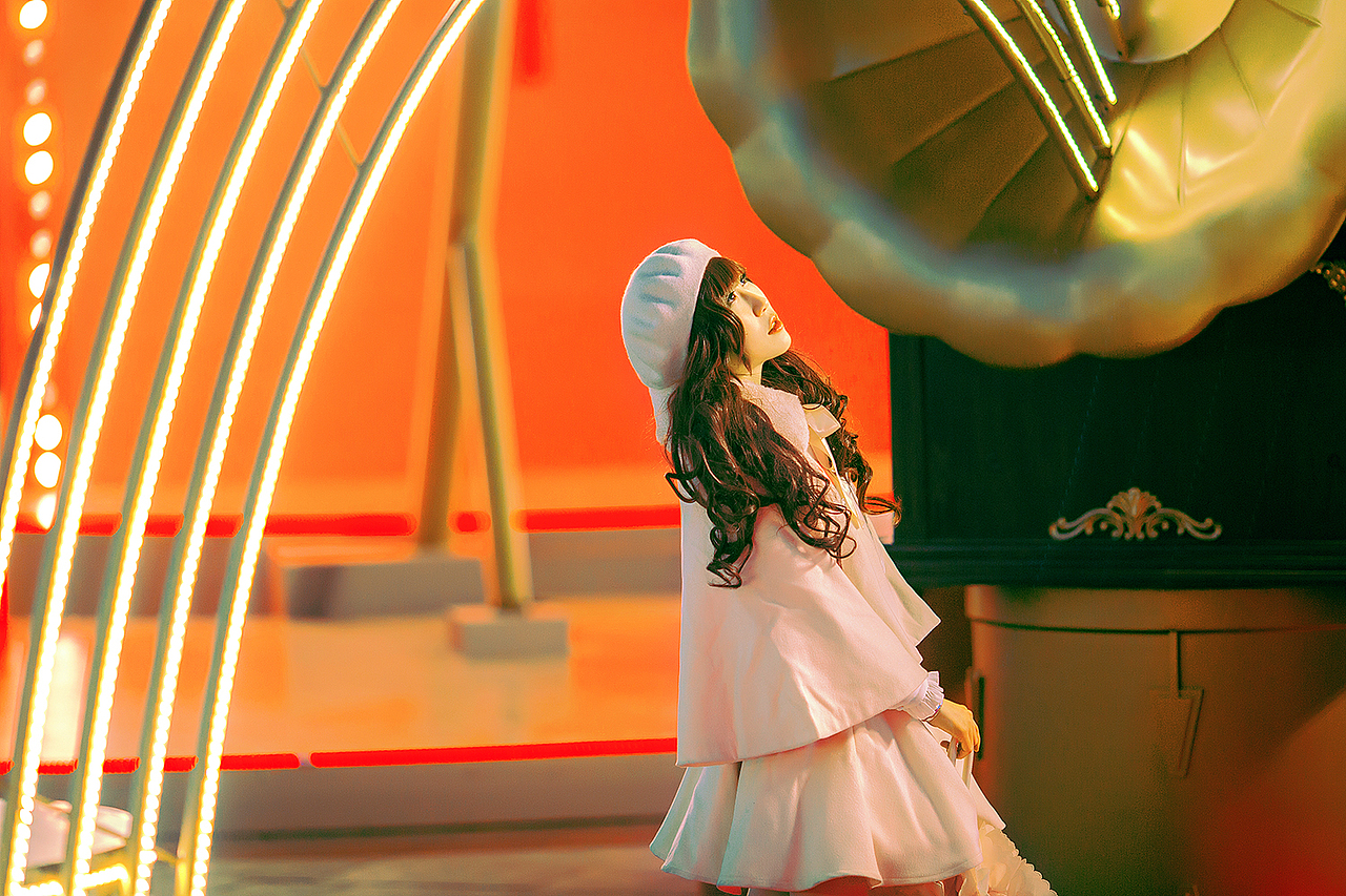 霓虹灯下（图ZNjkwMzg5MDA=） - 人像摄影 - 站酷设计师奈何Virtues原创素材 - 站酷ZCOOL