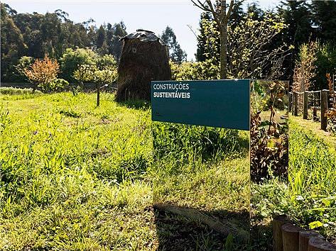 “悬浮”在空中的Horta da Formiga导视系统设计