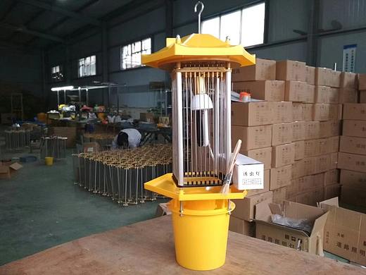 太阳能频振式杀虫灯_世博光电生产厂家