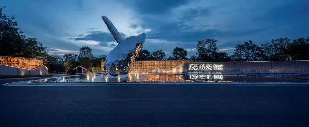 上海-不锈钢镜面镂空大鲸鱼制作过程展示（图ZMzQ2MjY4NjU2） - 雕塑 - 站酷设计师德森雕塑标识景观原创素材 - 站酷ZCOOL