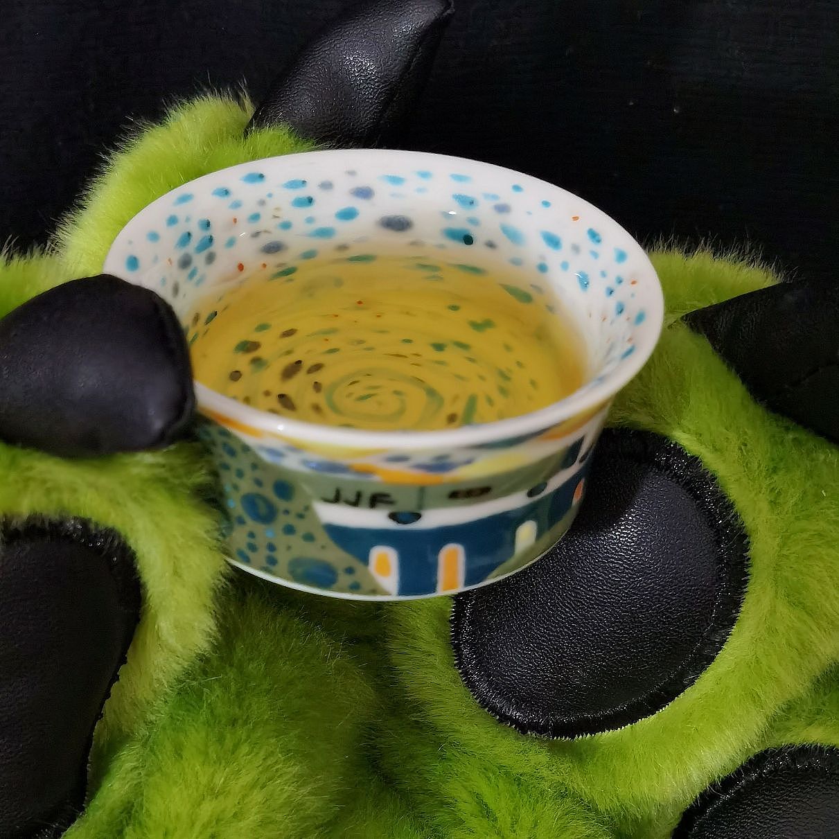 杯子上的绿皮车（图ZMzQ1MTUyOTgw） - 工艺品设计 - 站酷设计师绿肥肥原创素材 - 站酷ZCOOL