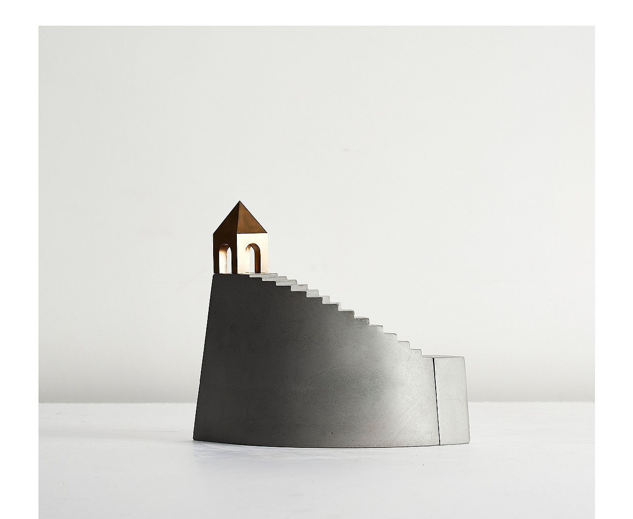 尘市集|水泥旋转楼梯桌面摆件混凝土加铜件组合建筑风（图ZMjA4MzA2ODI0） - 生活用品 - 站酷设计师尘市集原创素材 - 站酷ZCOOL