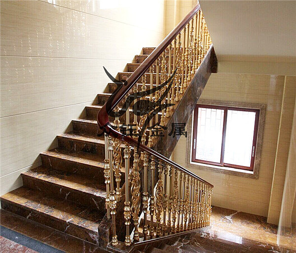 天津新款别墅庭院铜楼梯护栏装饰 铝艺立柱 扶手