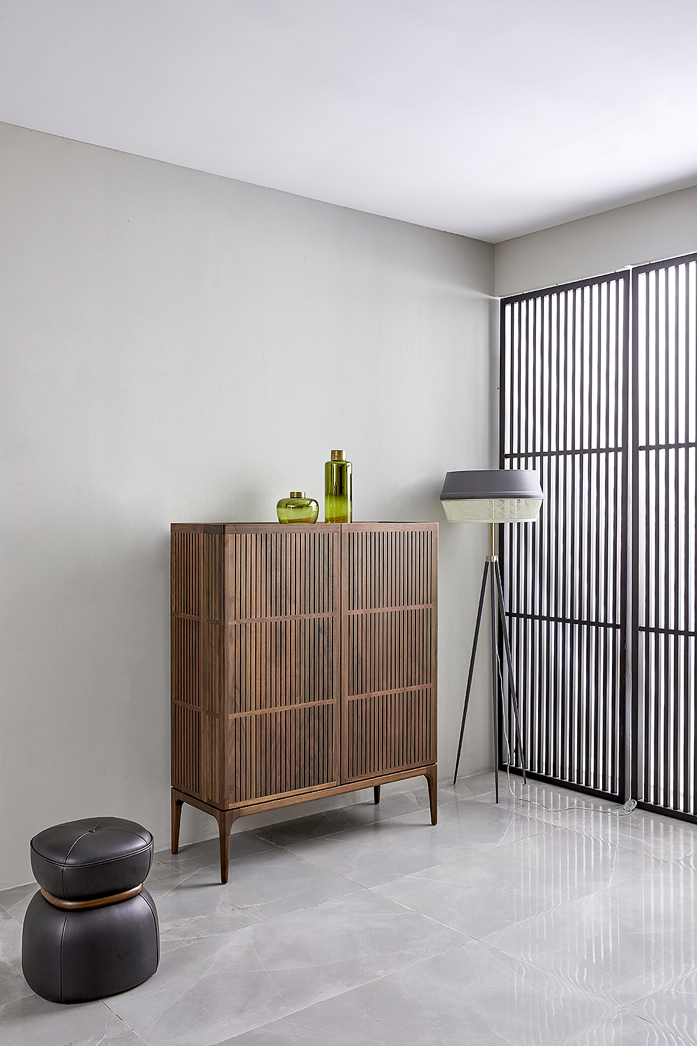 黑胡桃木酒柜设计