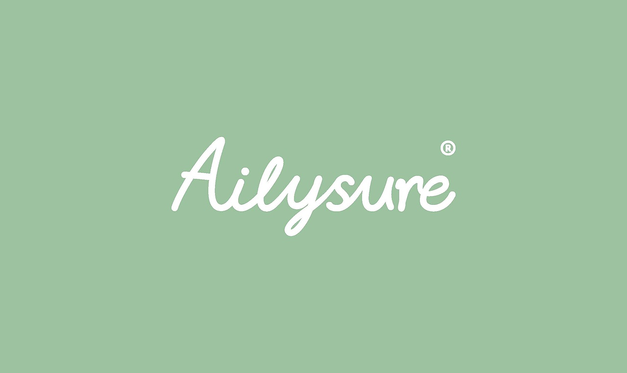 《Ailysure》儿童服装品牌设计（图ZMTYzMDUxNjk2） - 品牌 - 站酷设计师爱吃菠萝咕噜肉原创素材 - 站酷ZCOOL