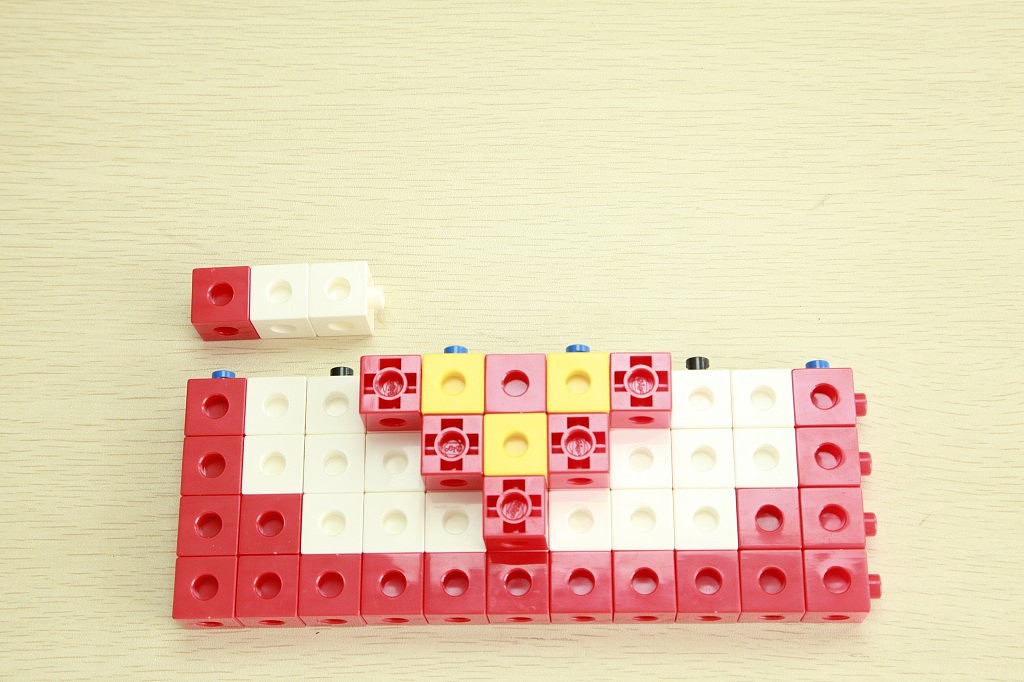 一款简单的玩具组装定格动画制作。