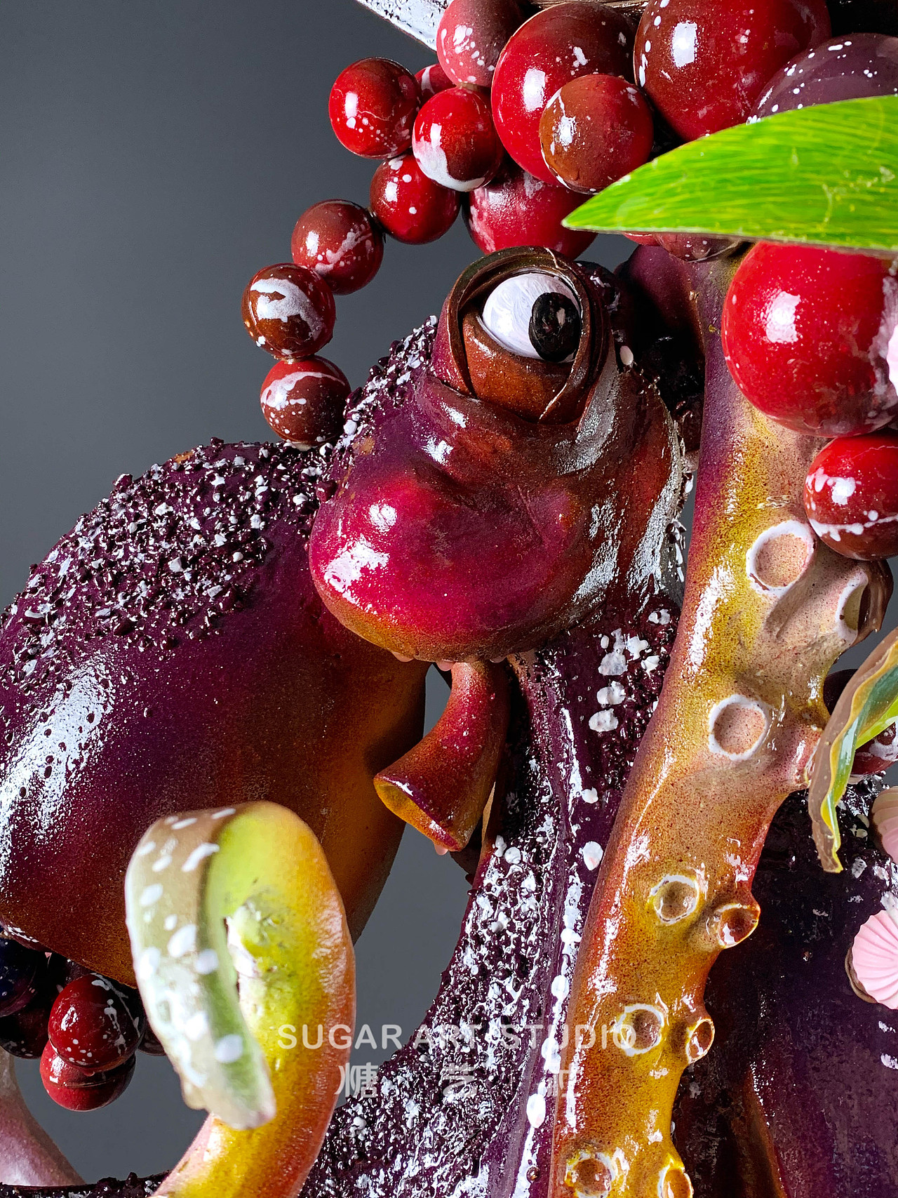 巧克力造型作品细节图拍摄-寻宝主题巧克力雕塑作品