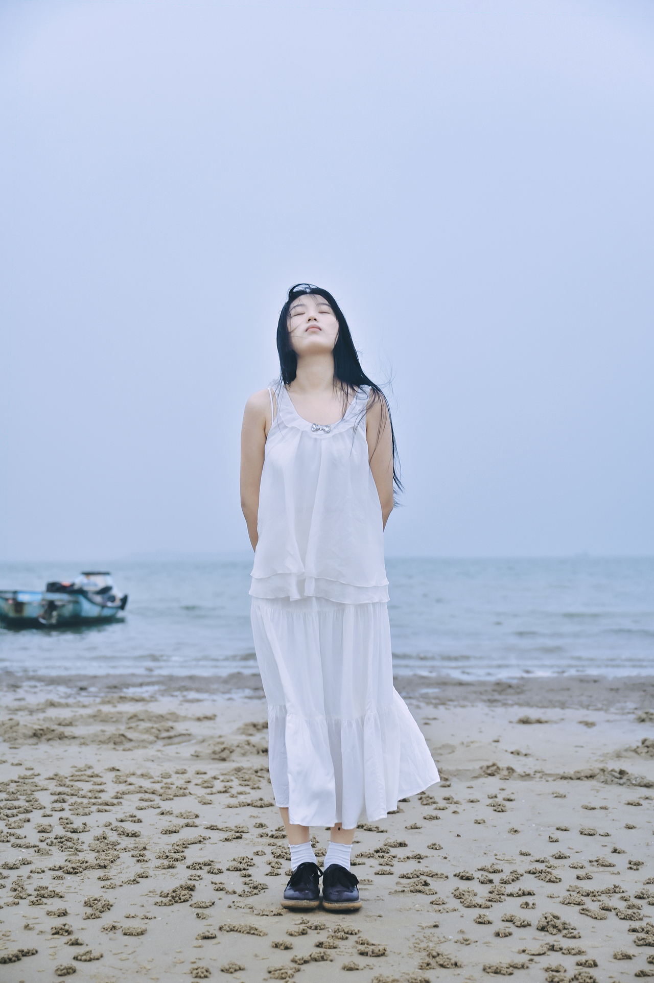 我喜欢我飞舞的头发和飘着雨还是眺望的眼光