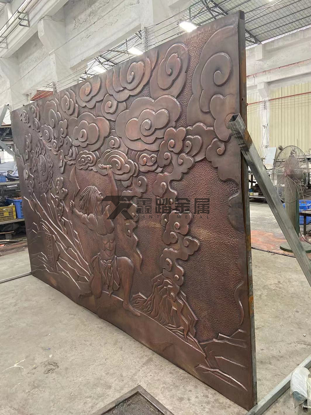 红古铜锻铜浮雕壁画、锻铜背景墙注入禅意般的传奇色彩