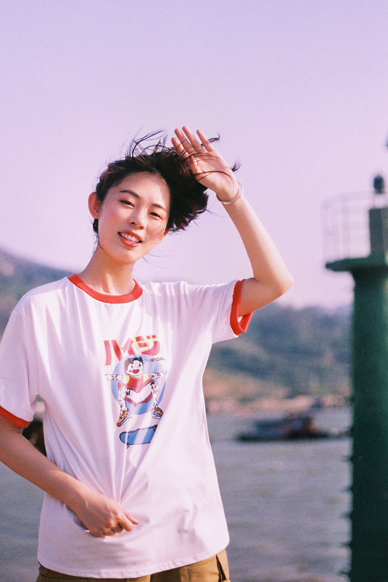 六月的风懒懒的,连云都变热热的