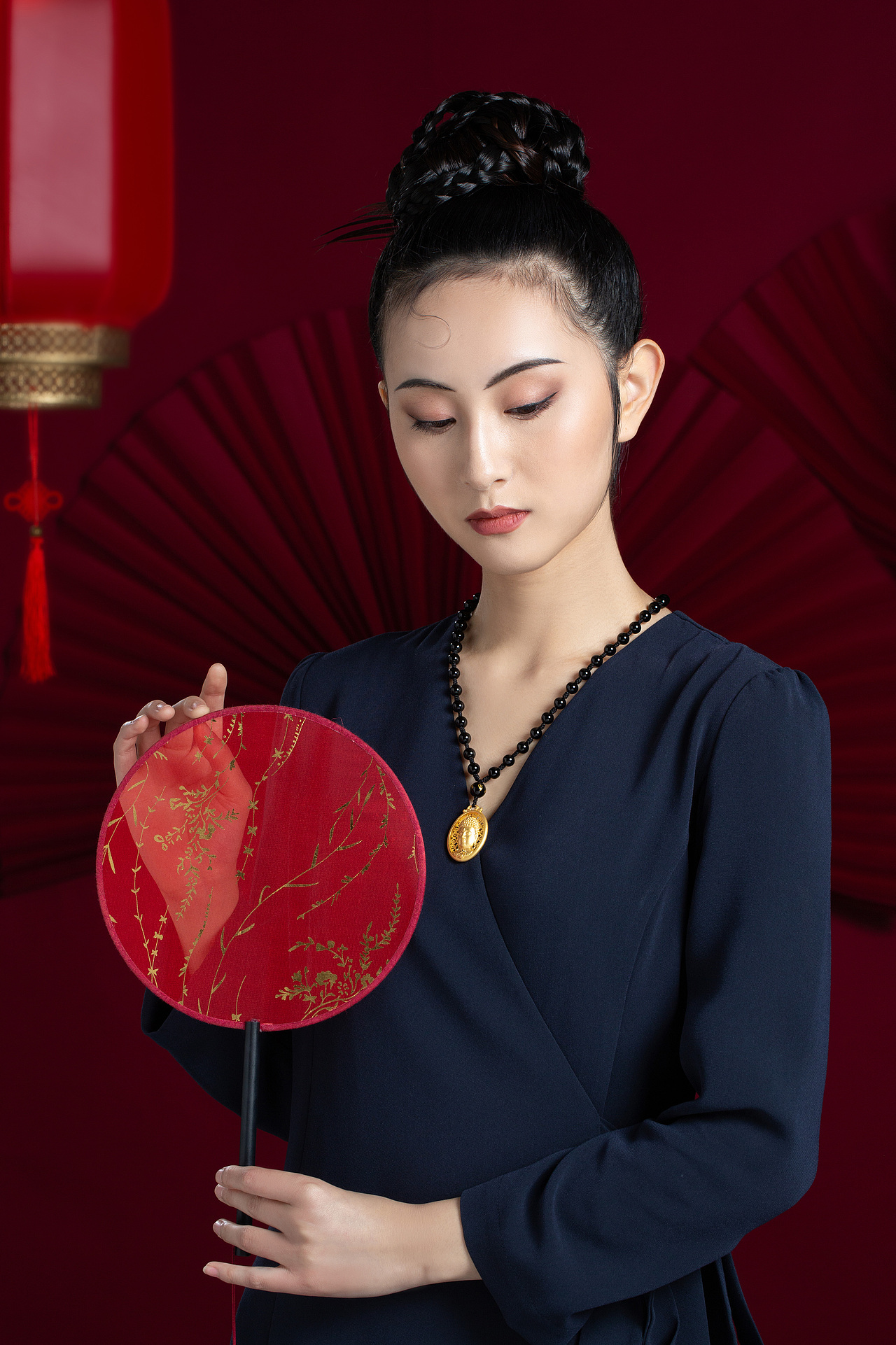 国潮黄金饰品模特拍摄