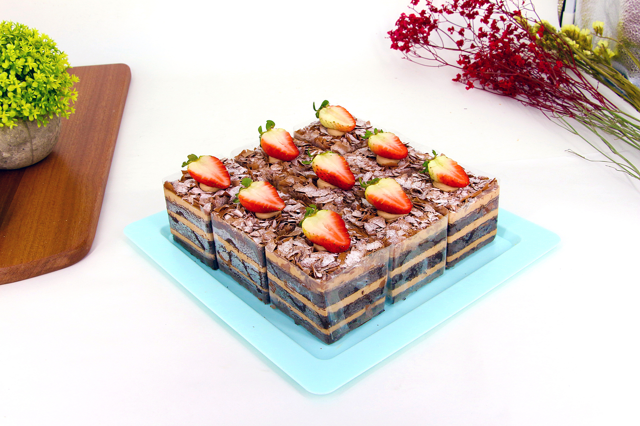 生日蛋糕-草莓森林圆舞曲（图ZNzczNDU2NjQ=） - 产品摄影 - 站酷设计师我是kk原创素材 - 站酷ZCOOL