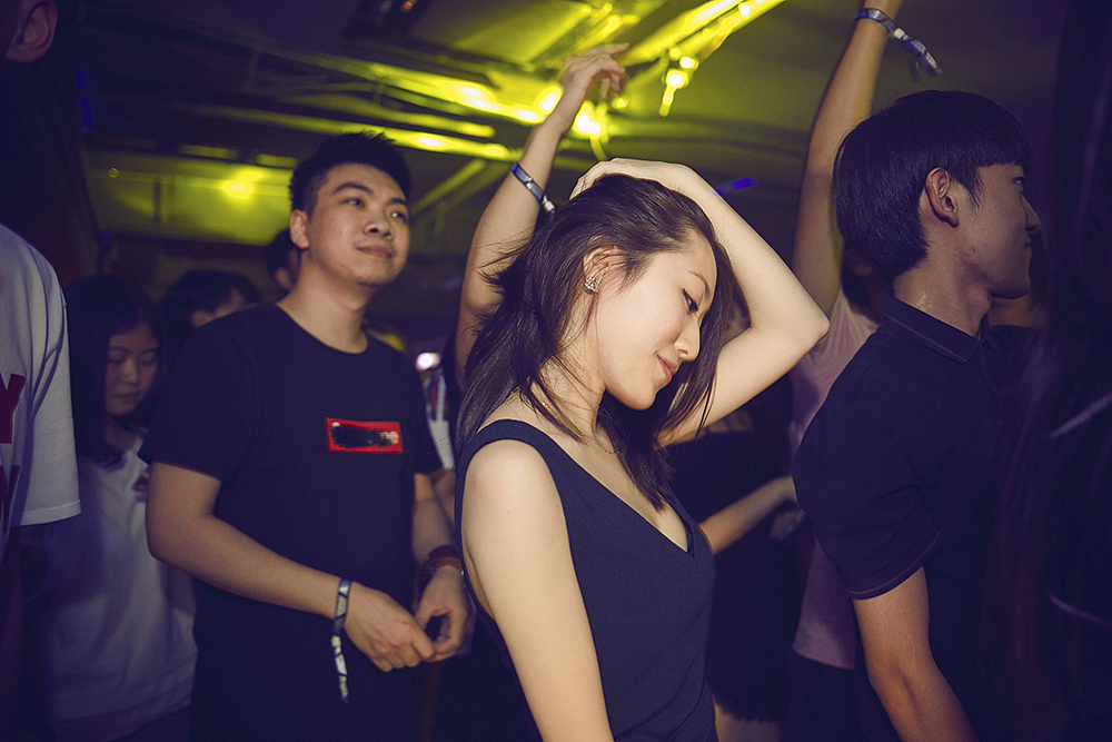 音乐趴（图ZMTA5NzU2MDA0） - 人像摄影 - 站酷设计师Rex琛原创素材 - 站酷ZCOOL