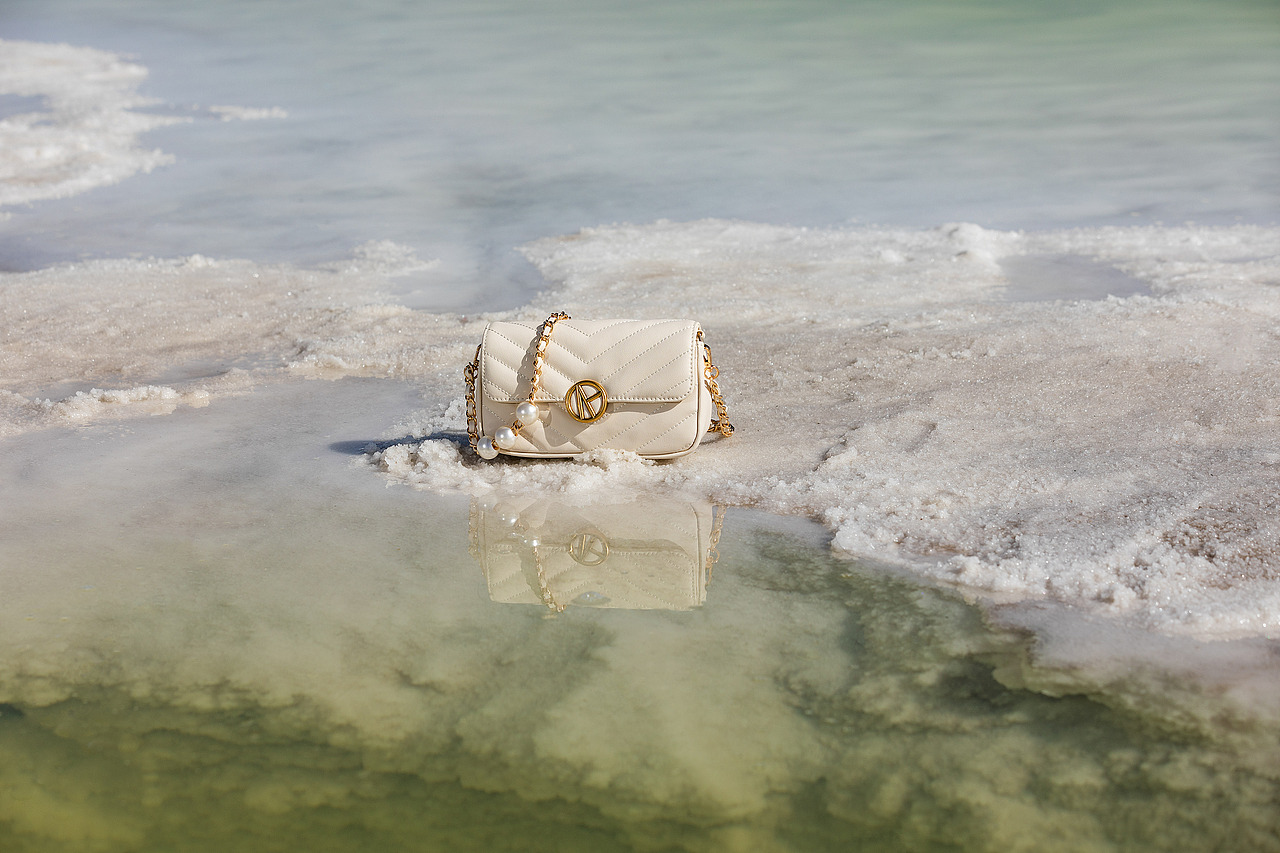 室外产品创意图（图ZMjcwODc3NDI4） - 产品摄影 - 站酷设计师摄影师大林原创素材 - 站酷ZCOOL