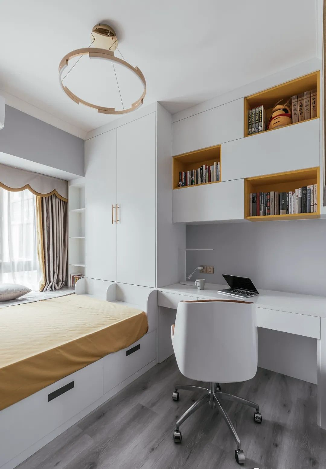 欧式的精致浪漫,呈现出一个优雅端庄的空间。